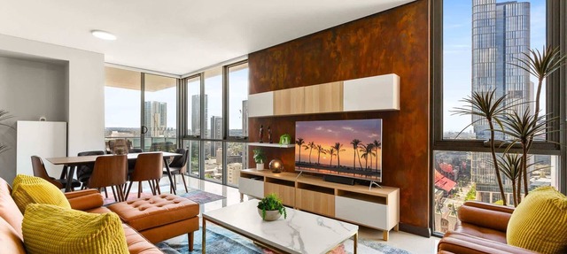 Central 2-Bed with Parking & Stunning Views