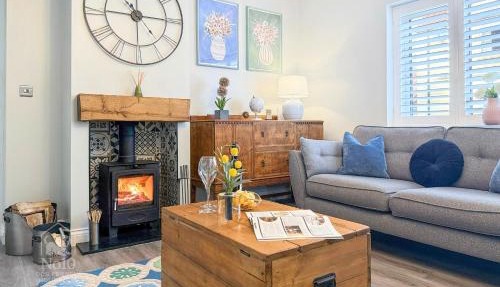 Central, dog friendly, private courtyard
