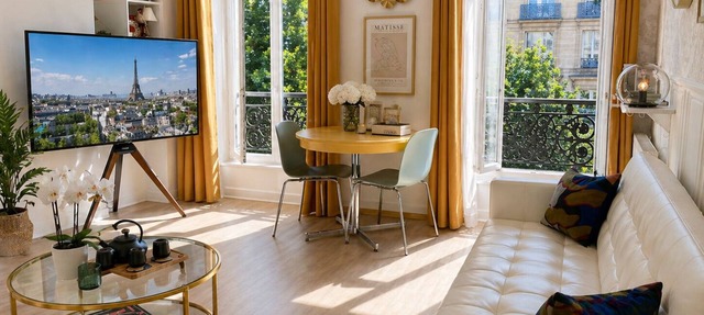 Central Paris 2BR – Walk to Marais & Opera