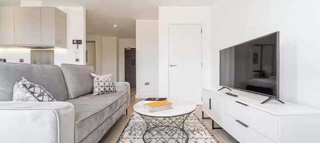 Central Solihull 2-Bed | Parking WiFi NEC