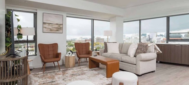Central Square 2BR Condo near Harvard & MIT Spacious Gym & Work