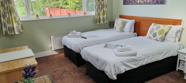 Chalet Cottages - Ruby Cottage