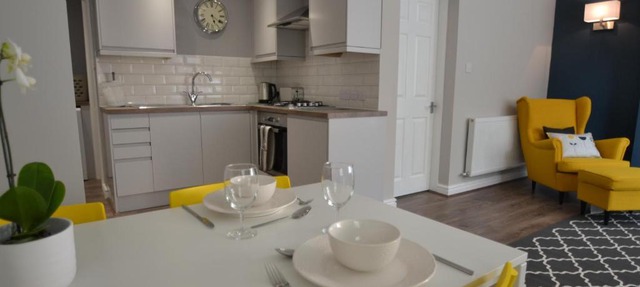 Charming 1 bed riverside apartment