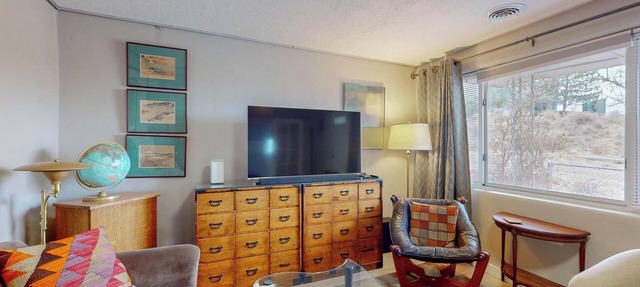 Charming 1-bedroom remodeled Downtown Home