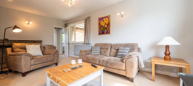 Charming 2-Bed Detached Home in Radyr