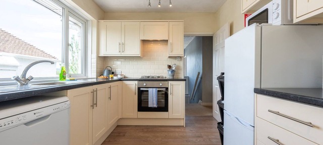 Charming 2-Bed Detached Home in Radyr