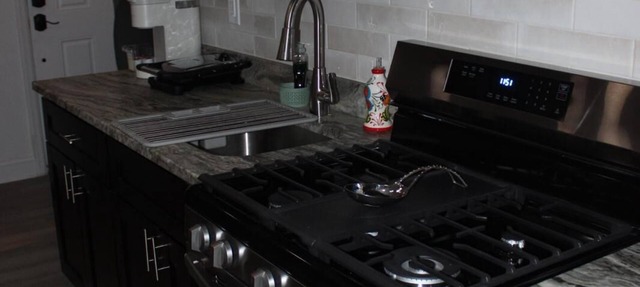 Charming 2-bedroom apartment in fabulous West New York with WiFi, AC