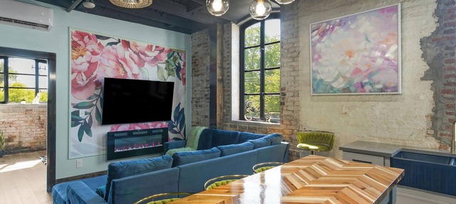 Charming 2-bedroom apartment with AC, WiFi in the Heart of Covington Square