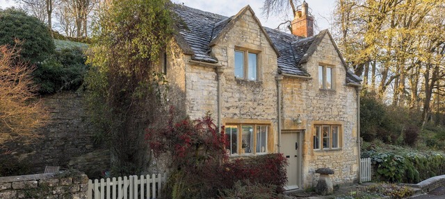 Charming 2 Bedroom Cottage in Compton Abdale, Glos - Pass the Keys