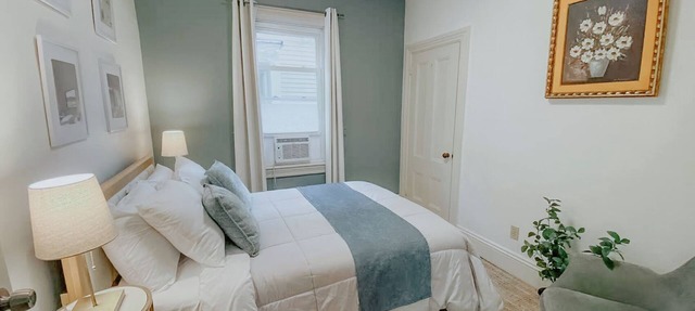 Charming 2-bedroom house super close to Brown & RISD, Wayland Square