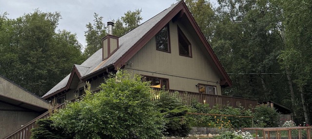 Charming 2-bedroom + loft cabin in Wasilla with Sauna