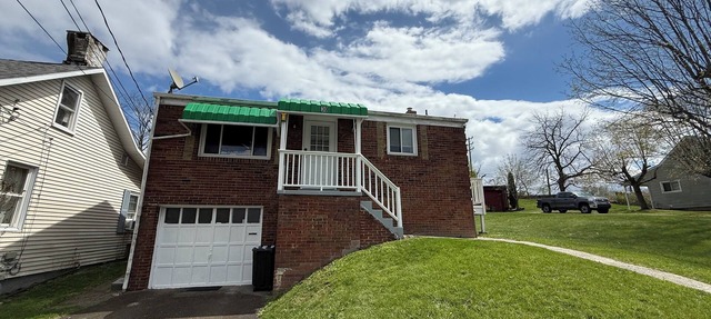 Charming 2-Bedroom Ranch Style Home With Spacious Backyard in Washington PA