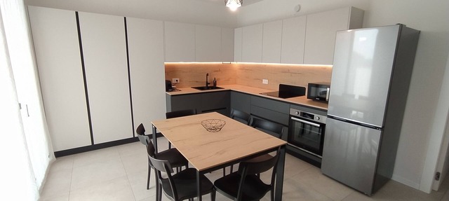 Charming 2-bedroom apartment in quaint Torri di Quartesolo with AC