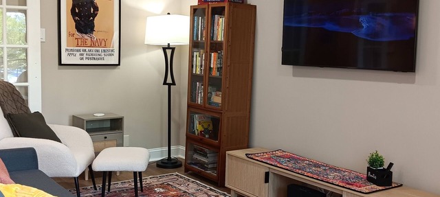 Charming 3-bed/2-bath apartment with AC, WiFi, near Washington DC & Seneca Park