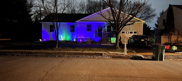 Charming 3 Bedroom Bungalow in Wonderful Edison with AC, WiFi & Lot More