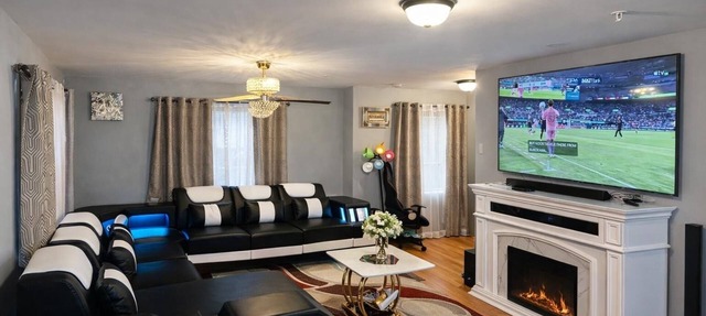 Charming 3-bedroom house with every amenities needed within Worcester location