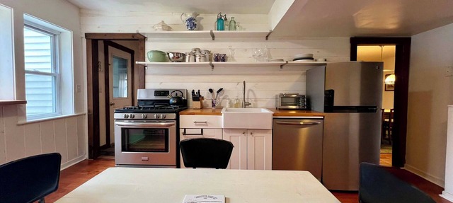 Charming 3-bedroom Ski house in Hancock 2.5 Miles from Jimmy Peak