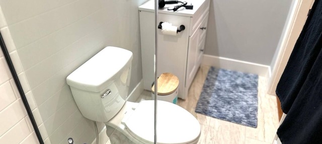 Charming 3-bedroom townhome with AC and WiFi in Framingham