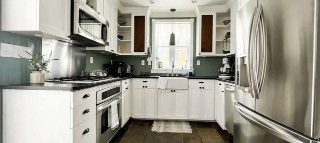 Charming 3-bedroom farmhouse with AC, WiFi in serene Middleburgh
