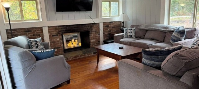 Charming 4-bedroom house in the charming Eastman Community Grantham, NH.
