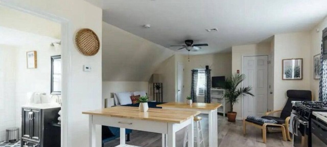 Charming and peaceful studio apartment in Ewing Township with WiFi, AC