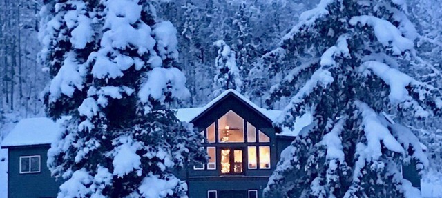 Charming and scenic 3-bedroom house with all the comforts of home in Palmer, AK