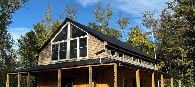 Charming and secluded 3-bedroom house in beautiful Townshend, Vermont with WiFi