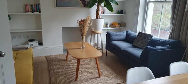 Charming Apartment Steps Away From Islington