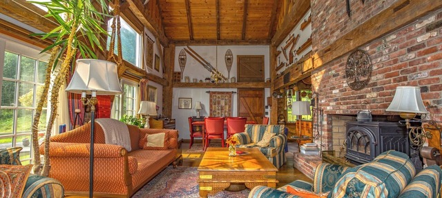 Charming Barn Home Near Jiminy Peak
