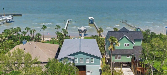 Charming Bayfront Home w/Pool, Pier, and Firepit