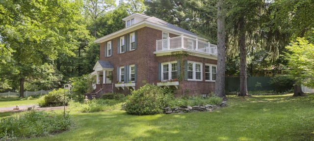Charming Brick House -Hudson Valley