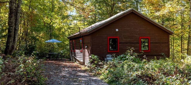 Charming Cabin in the Trees for a Getaway near Hanover, New Hampshire