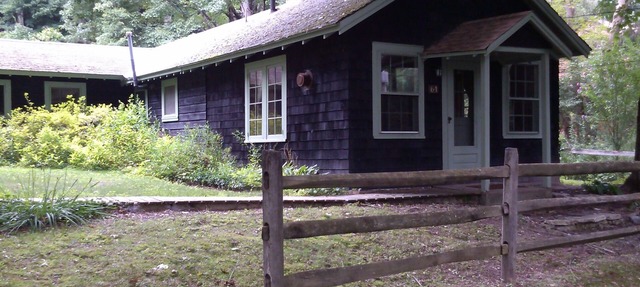 Charming Cabin On Scenic Road