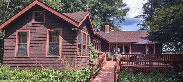 Charming cedar shingle cottage