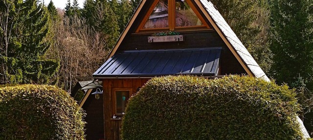 Charming Chalet with Garden, Nature, Stream, Forest, and Tranquility