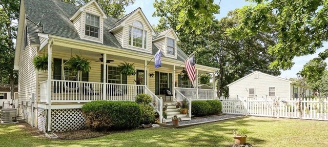 Charming Cottage in Tilghman Island—Walk to Marinas, Dining & Wedding Venues