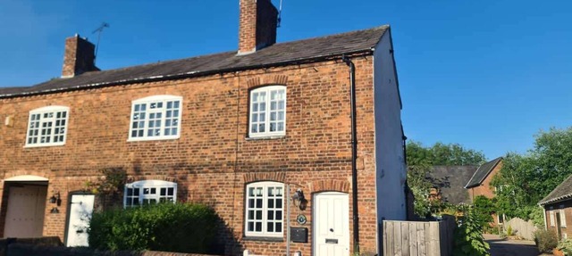 Charming Cottage close to Chester, Garden, Parking