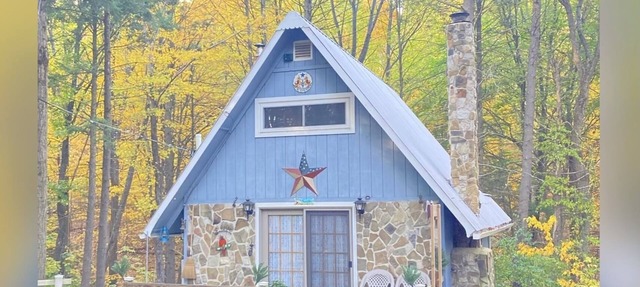 Charming Cottage in the Woods, 5 min to EBT Railroad or Relax & Bird Watch