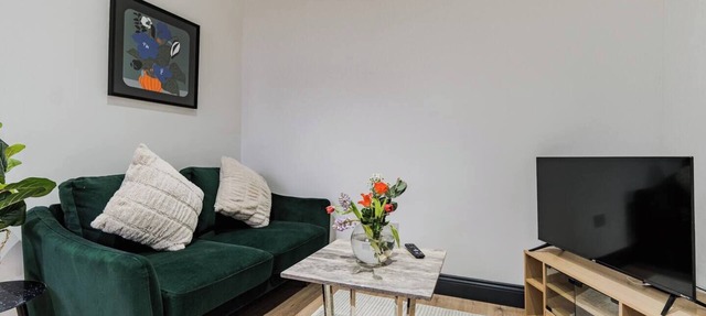 Charming & Cozy 2 BR flat, Free parking, Cent…