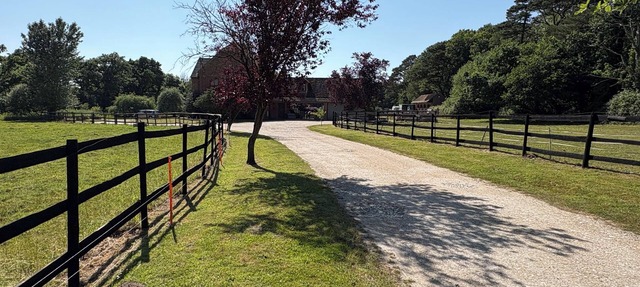 Charming Farm Stay in Dorset. Cozy Self Catering Apartment with scenic views.