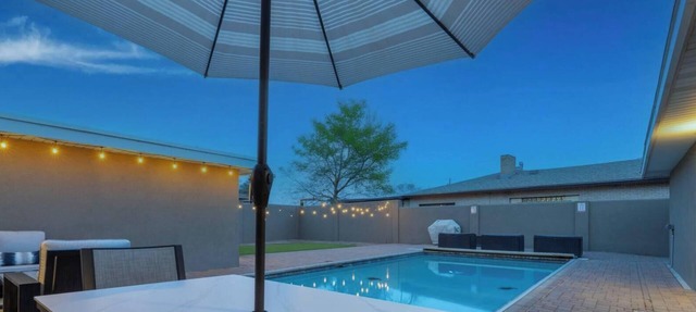 Charming Grande Oasis Heated Pool- An Irvie Home