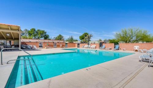 Charming Green Valley Townhome w/Community Pool!