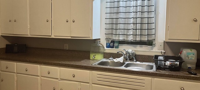 Charming Ground floor 2-bedroom apartment with WiFi, AC in tranquil Glens Falls