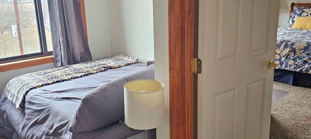 Charming, handicapped accessible 2-bedroom townhome in Lower Burrell