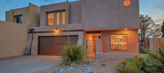 Charming home in the Albuquerque foothills