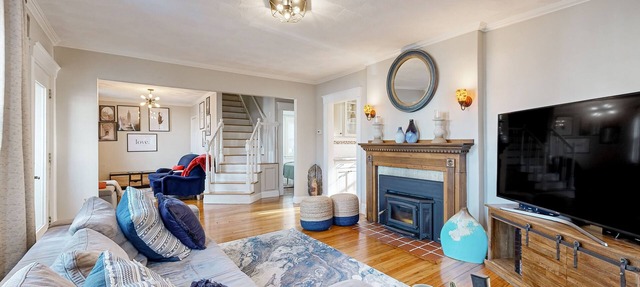 Charming home with deck- walkable to transit, shops & restaurants