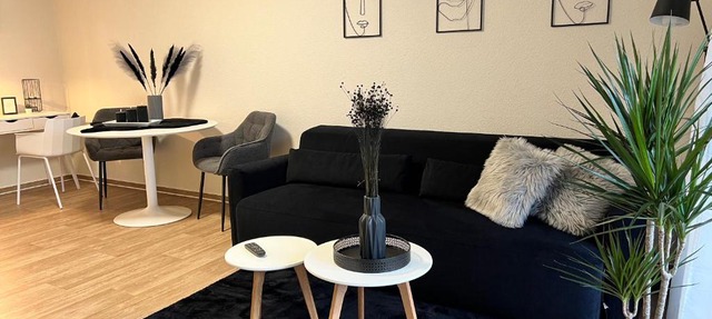 Charming Homes - Studio 16
