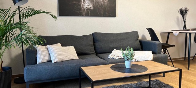 Charming Homes - Studio 25
