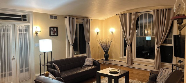 Charming Johnstown Home - 3BR Home with AC, WiFi & Office Corner