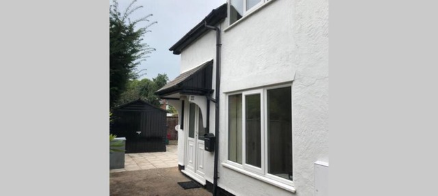 Charming just renovated 2 bed cottage in the centre of village